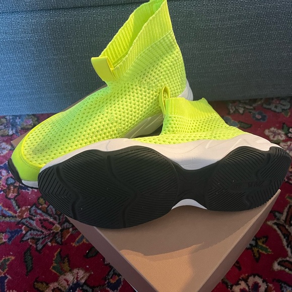 Zara Sock Sneaker - Picture 3 of 5